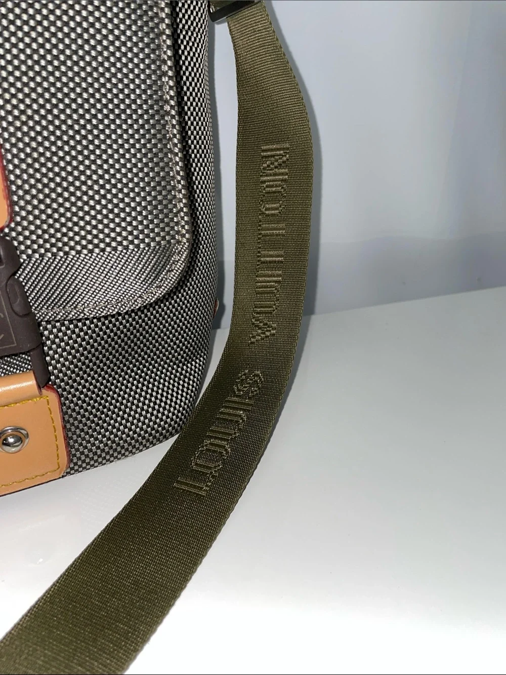 DESIGNER INSPIRED MESSENGER BAG FTL-08-189